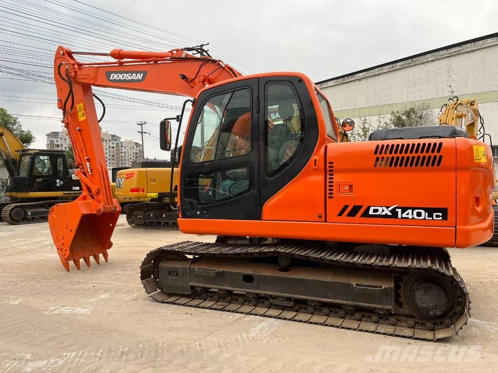 Doosan DX 140 LC Escavadoras de rastos