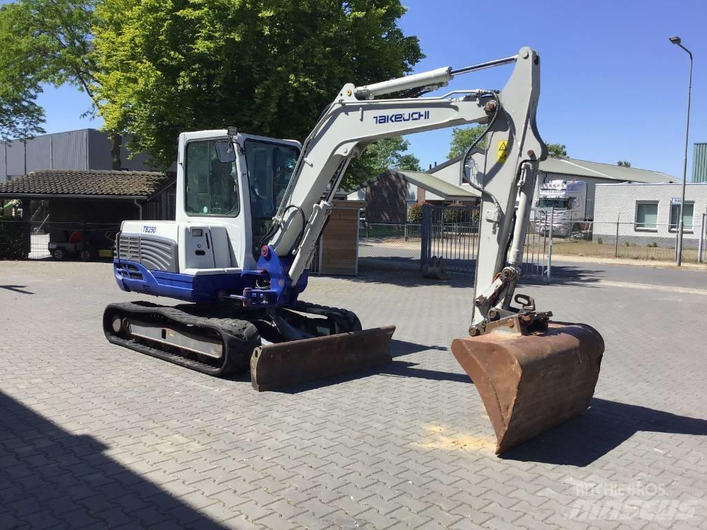 Takeuchi TB 250 Mini Escavadoras <7t
