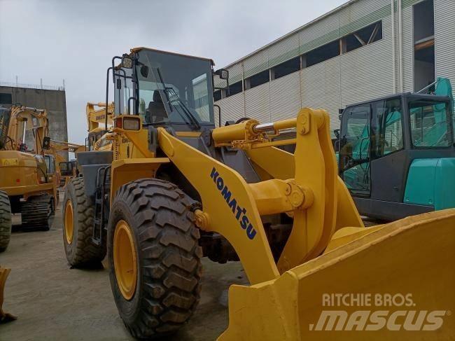 Komatsu WA 320 Pás carregadoras de rodas