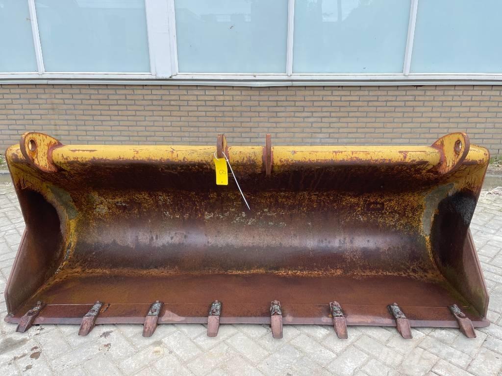 CAT Backhoe bucket Baldes