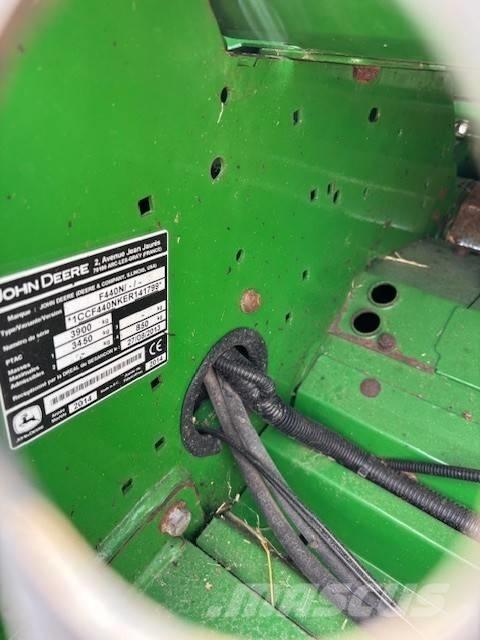 John Deere F 440 R Enfardadeira de rolos
