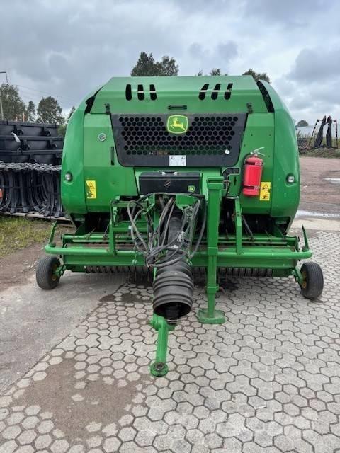 John Deere F 440 R Enfardadeira de rolos