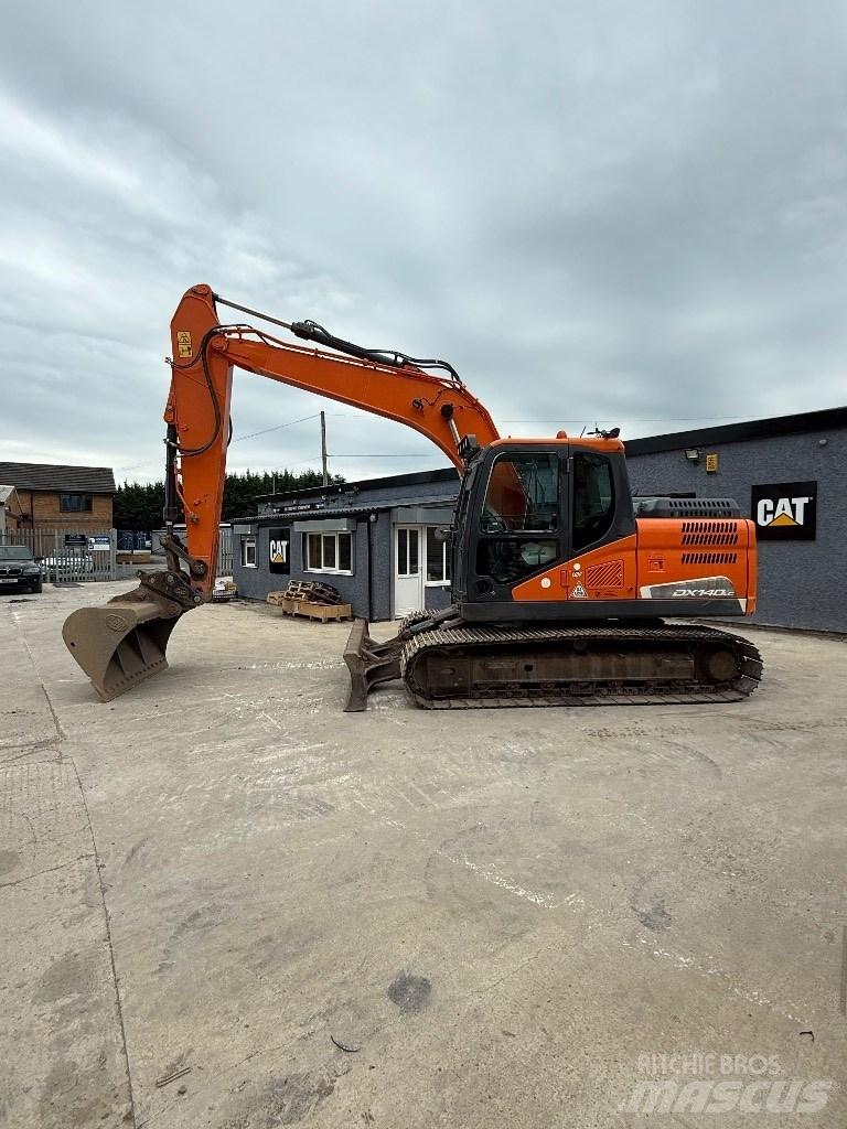 Doosan DX 140 LC Escavadoras de rastos