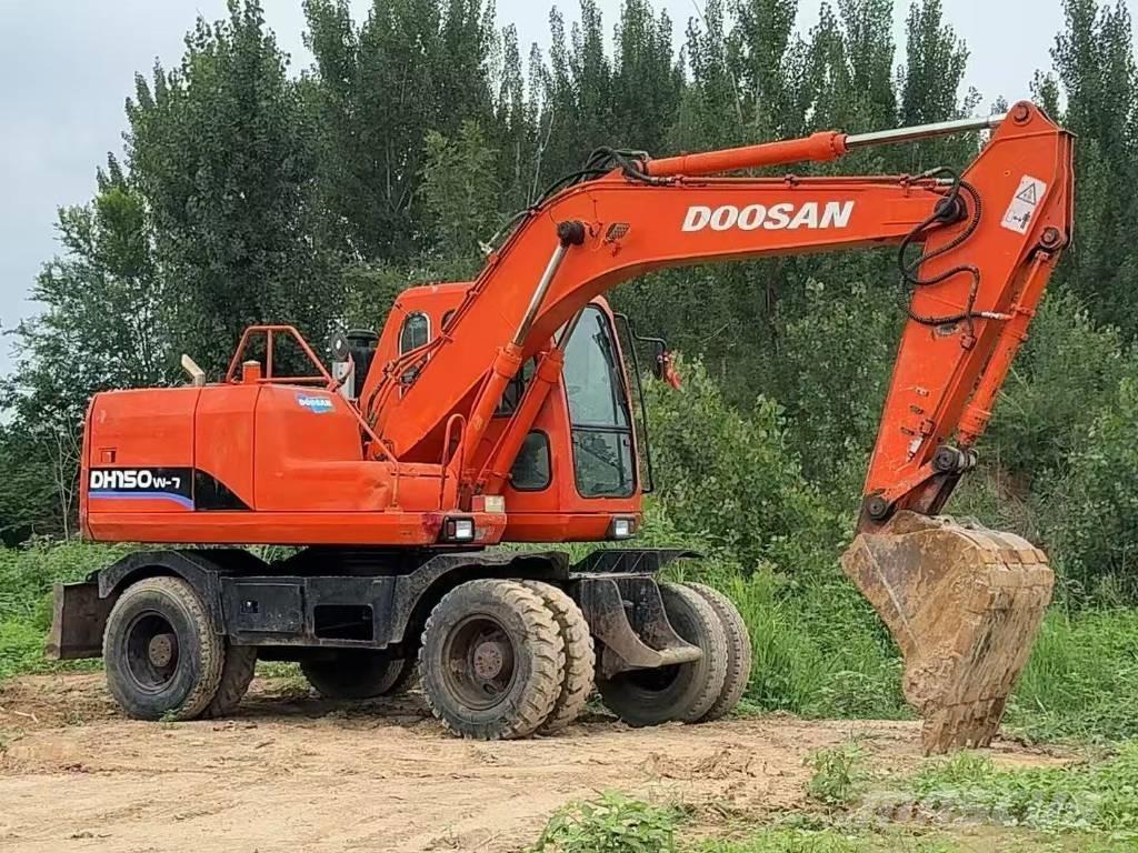 Doosan DH 150 W-7 Escavadoras de rodas
