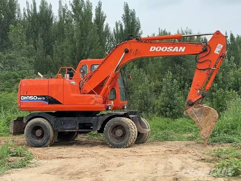 Doosan DH 150 W-7 Escavadoras de rodas