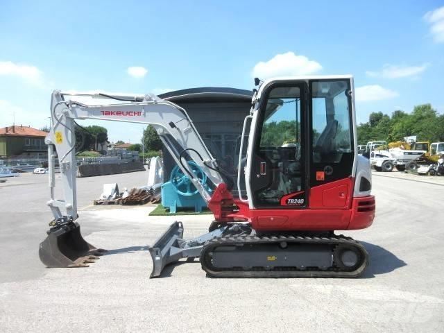 Takeuchi TB 240 Mini Escavadoras <7t
