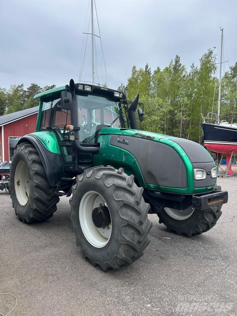 Valtra T 150 Tratores Agrícolas usados