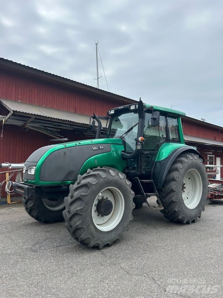 Valtra T 150 Tratores Agrícolas usados