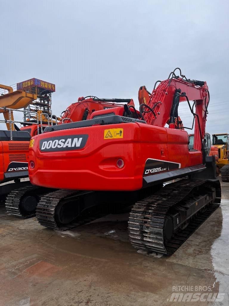 Doosan DX 225 LC-9 Escavadoras de rastos