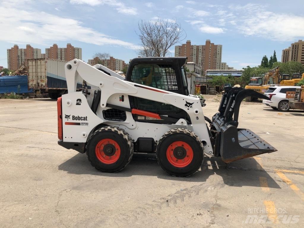 Bobcat S 770 Carregadoras de direcção deslizante