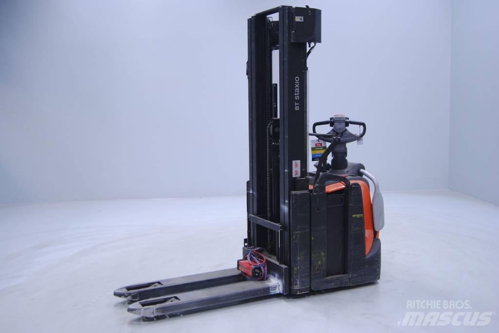Toyota SPE140L Empilhador para operador externo