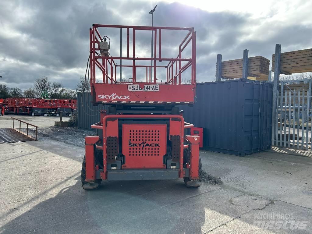 SkyJack SJ 8841 RT Elevadores de tesoura