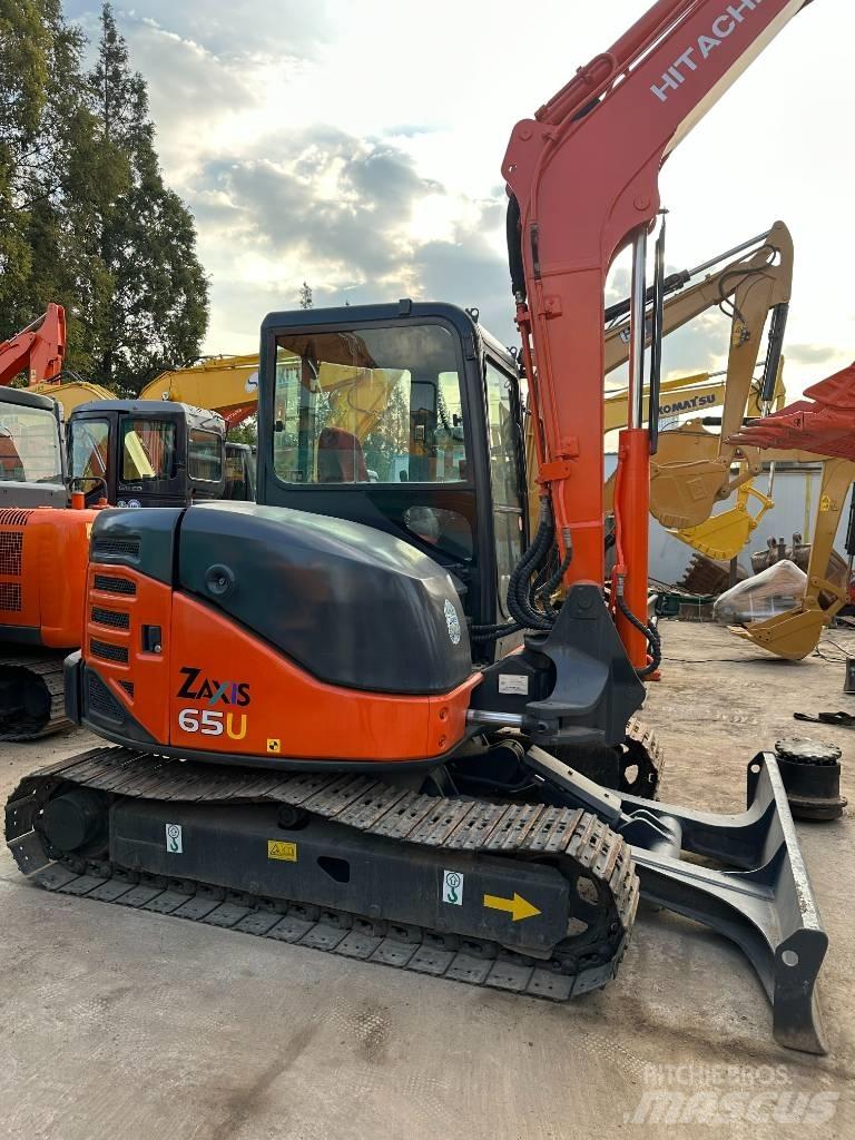 Hitachi ZX 65 Mini Escavadoras <7t