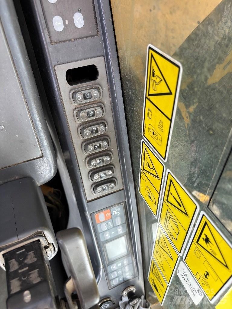 CAT 323 D LN Escavadoras de rastos