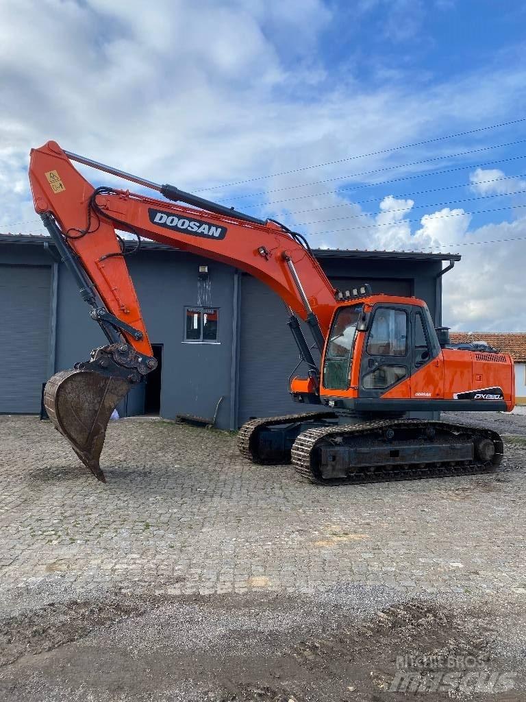 Doosan DX 220 NLC Escavadoras de rastos