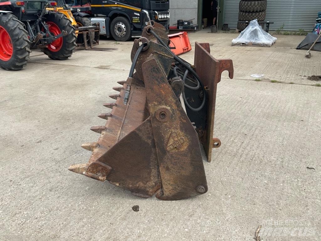 JCB 4 IN 1 BUCKET Baldes