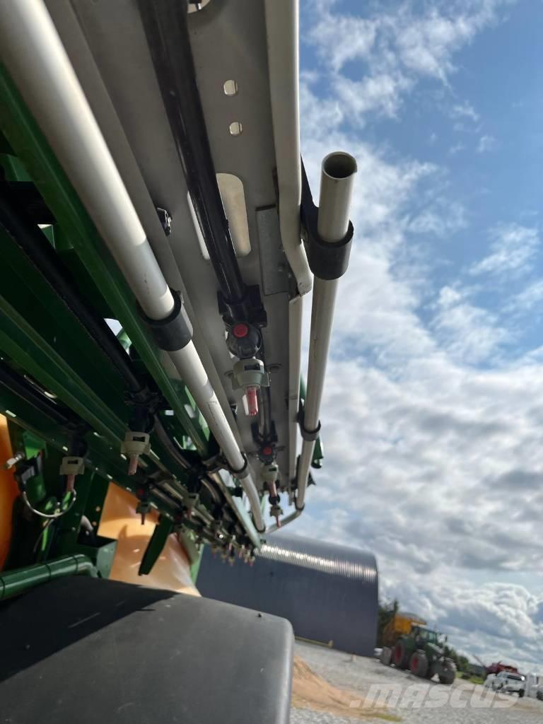 Amazone UX 4200 Pulverizadores rebocados