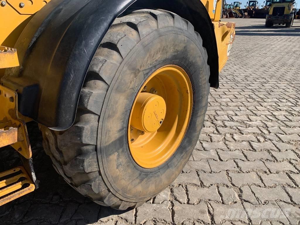 CAT 908M Pás carregadoras de rodas