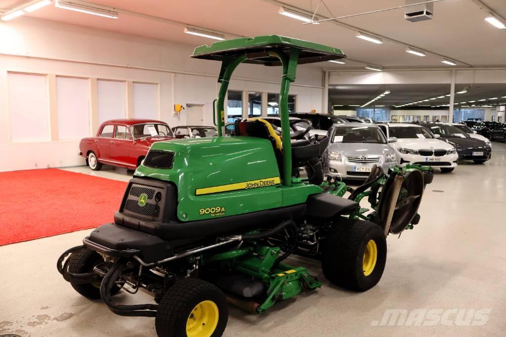 John Deere 9009 A Corta-Relvas Rough, trim and surrounds