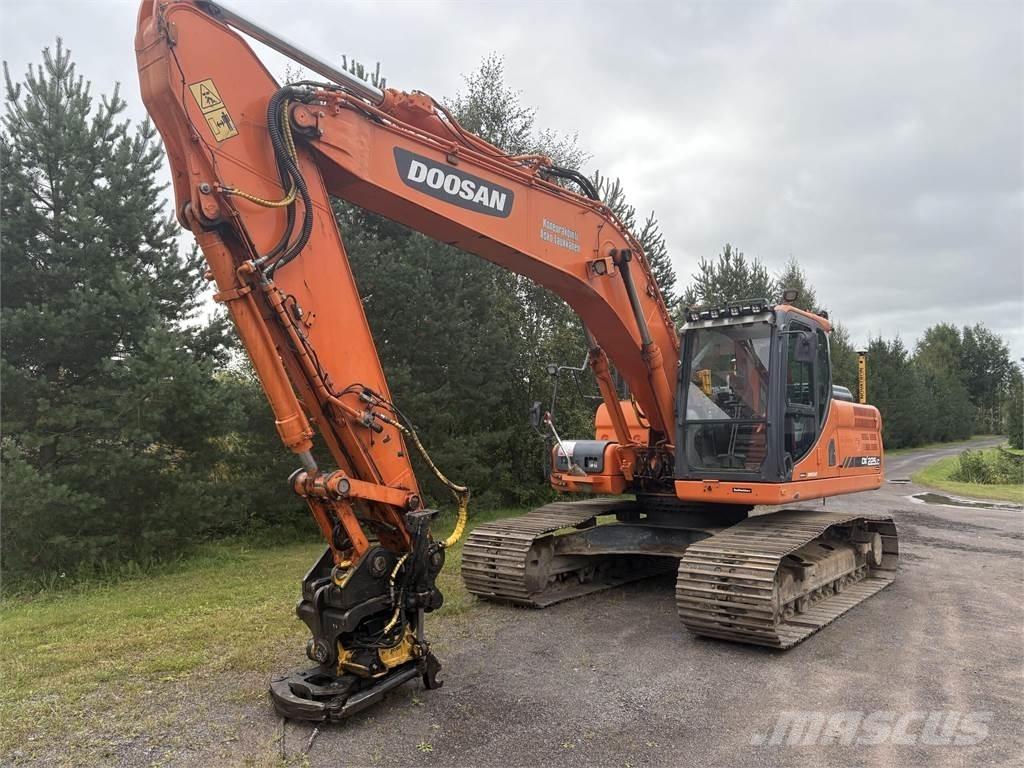 Doosan DX225LC-3 Escavadoras de rastos