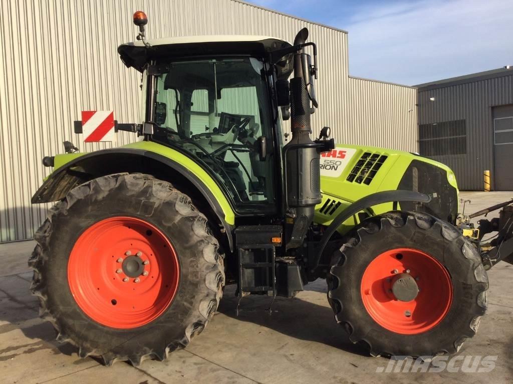CLAAS ARION 550 Tratores Agrícolas usados