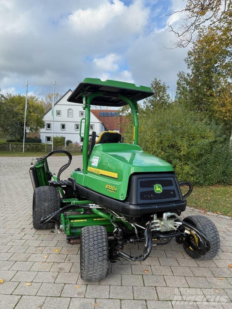 John Deere 8700 A Corta-Relvas Fairway