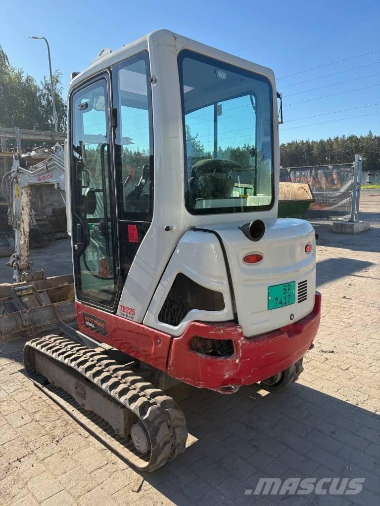 Takeuchi TB 225 Mini Escavadoras <7t