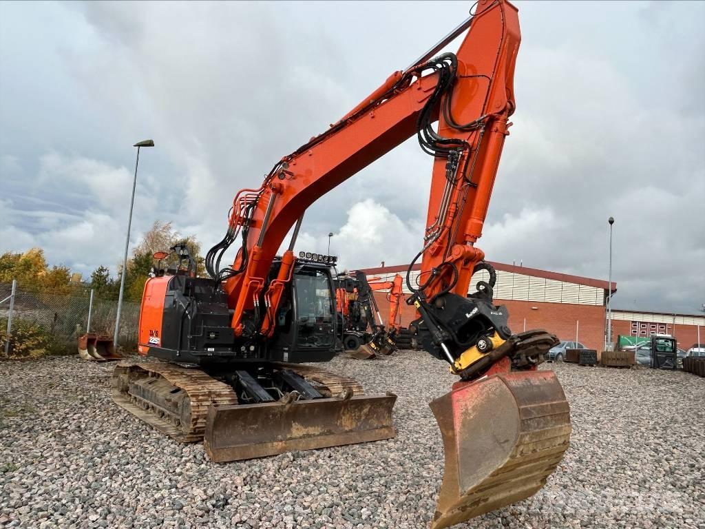 Hitachi ZX225USBL-6 Escavadoras de rastos