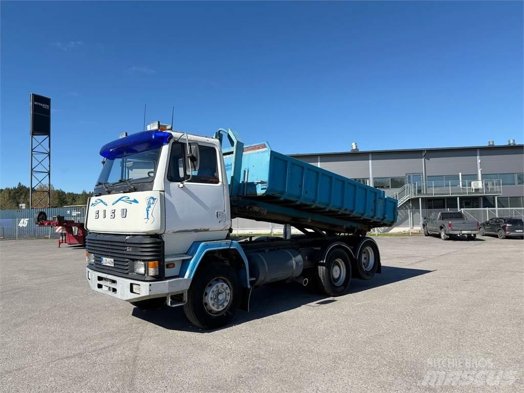 Sisu SM300 6x2 Camiões caixa desmontável com elevador de cabo