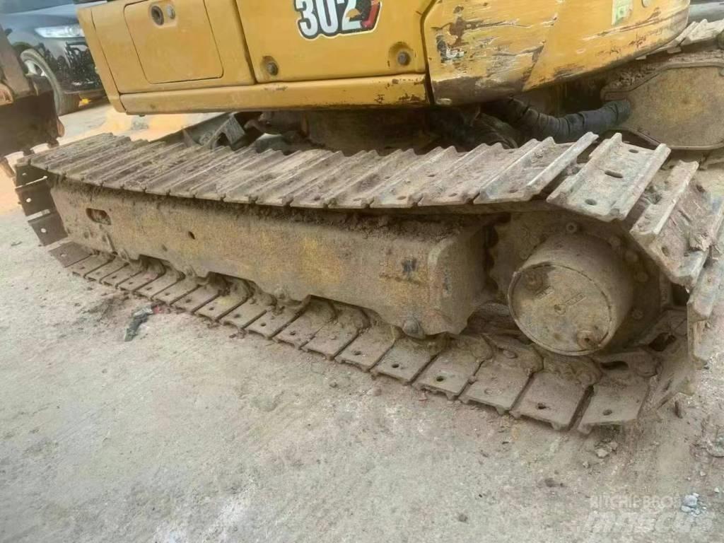 CAT 302 Mini Escavadoras <7t