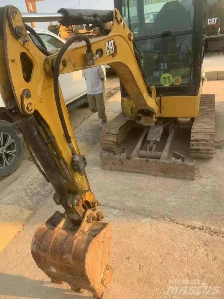 CAT 302 Mini Escavadoras <7t
