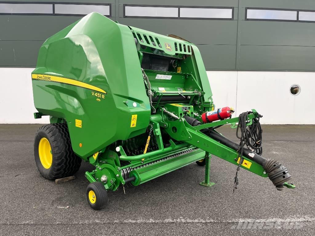 John Deere V 451R Enfardadeira de rolos