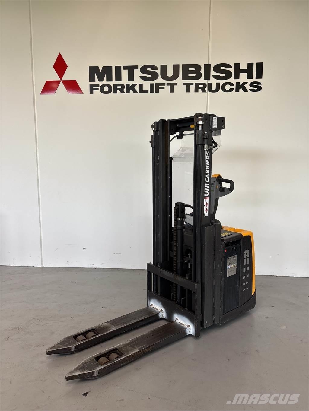 Atlet PSP160 Self propelled stackers