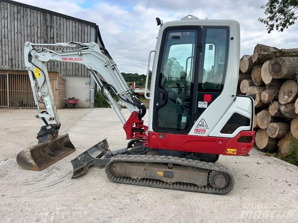 Takeuchi TB 225 Mini Escavadoras <7t
