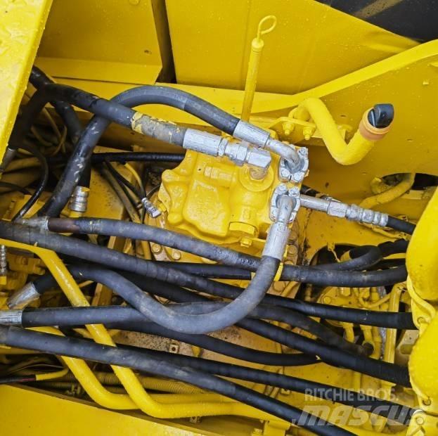 Komatsu PC220-8 Escavadoras de rastos