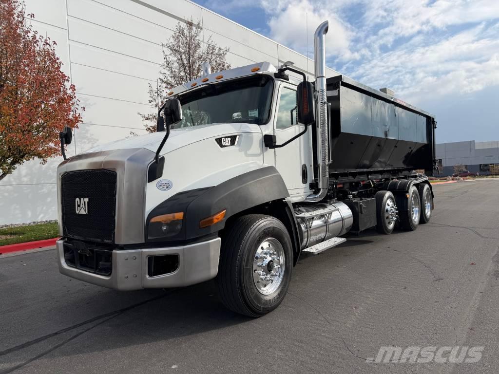 CAT CT 660 Camiões caixa desmontável com elevador de cabo