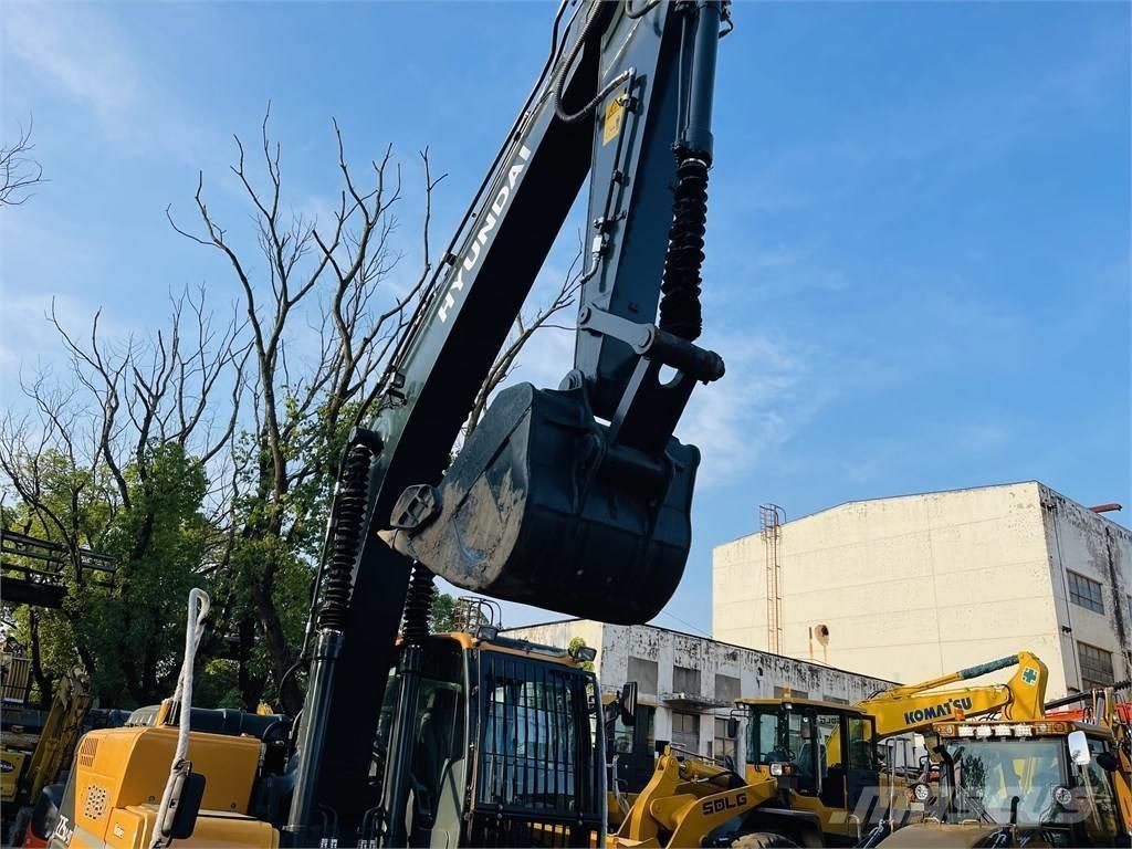 Hyundai 225LC 9T Escavadoras de rastos