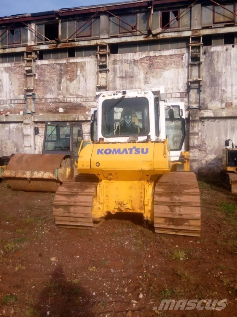 Komatsu D 61 PX-15 Dozers - Tratores rastos