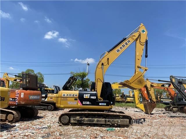 CAT 323D2L Escavadoras de rastos