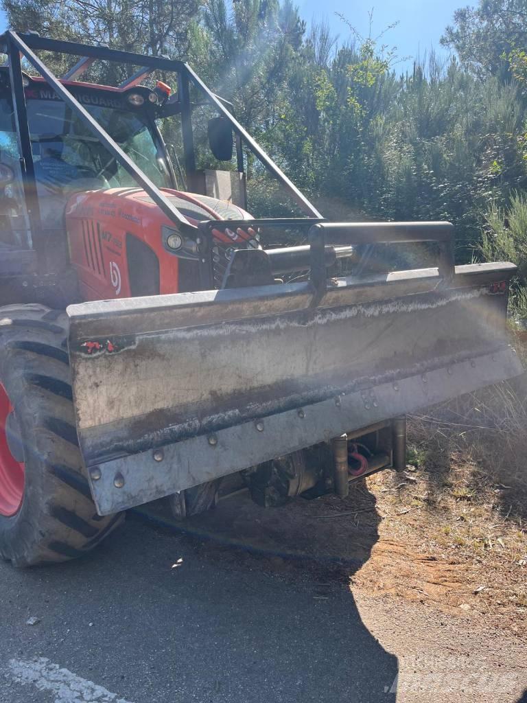 Kubota M 7153 Tractores florestais