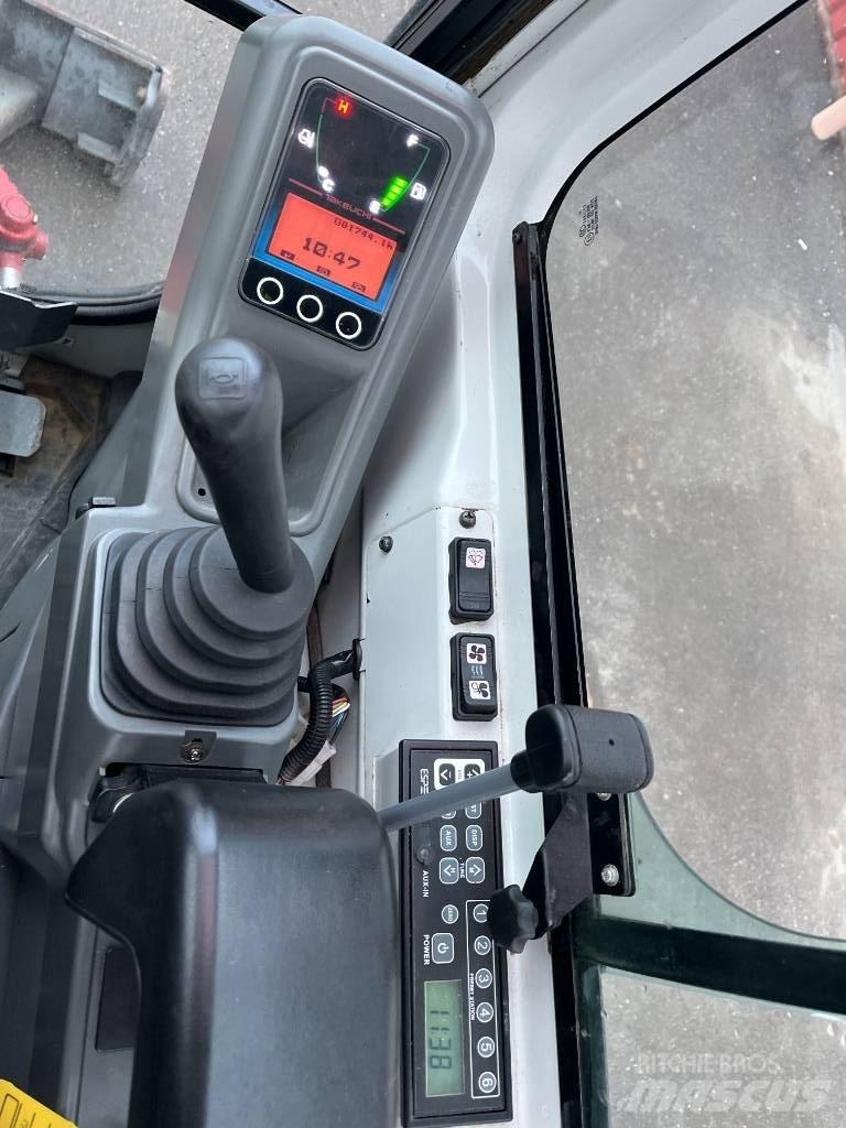 Takeuchi TB 216 Mini Escavadoras <7t