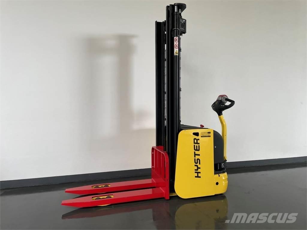 Hyster S1.6AC Self propelled stackers