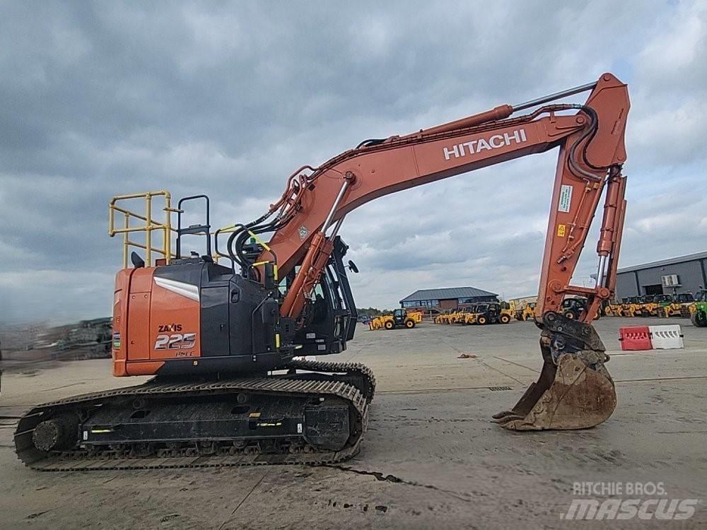 Hitachi ZX225USLC-7 Escavadoras de rastos
