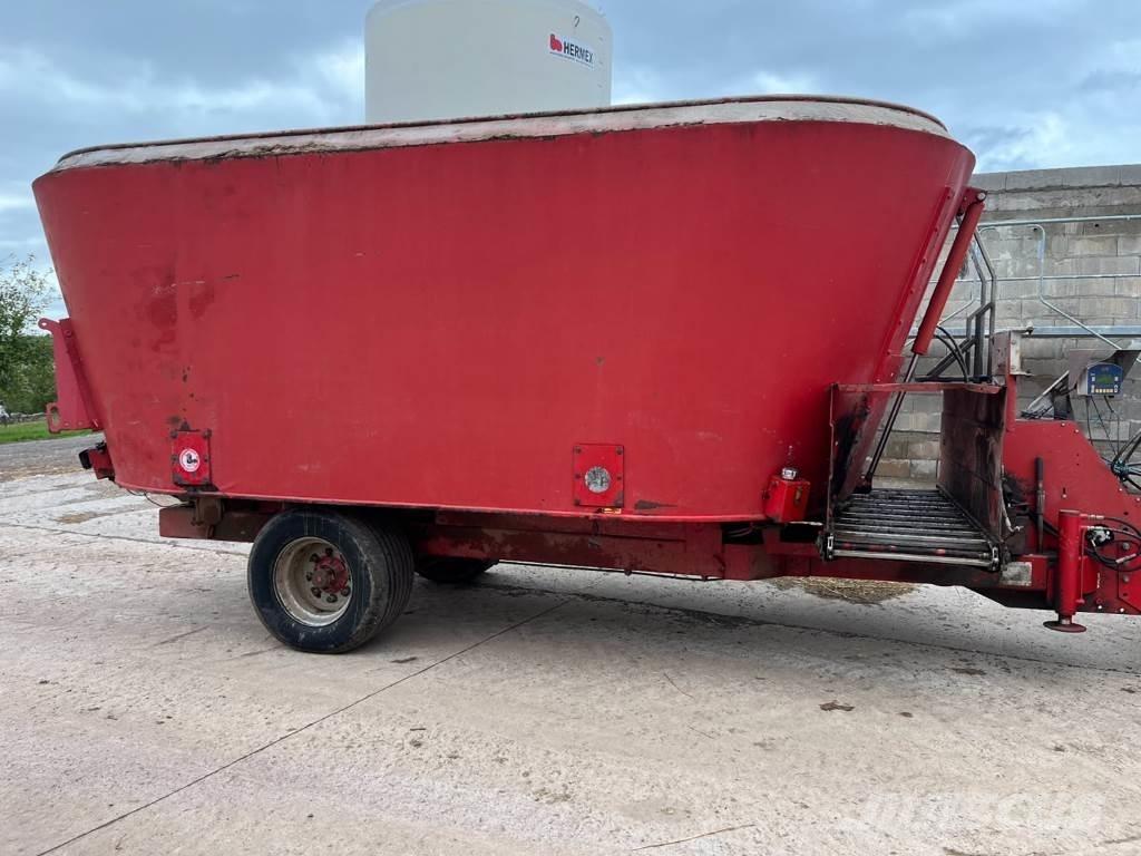 Trioliet AVM 24 Alimentadores