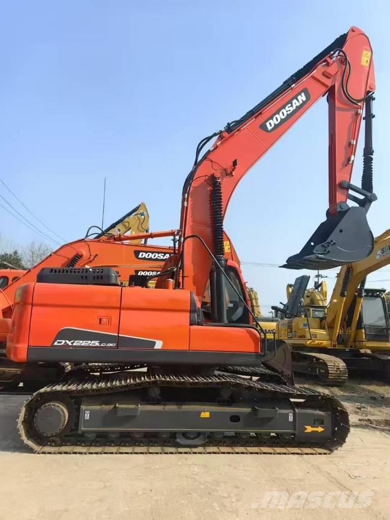 Doosan DX 225 LC Escavadoras de rastos