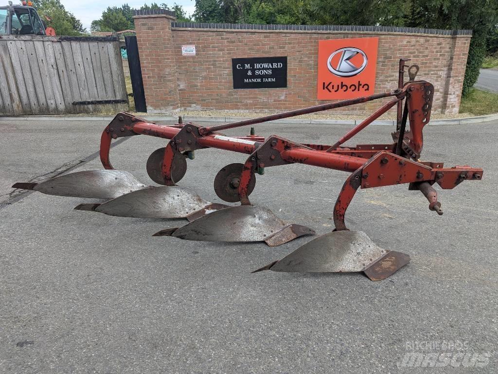 Kverneland 4 Furrow Gadanheiras