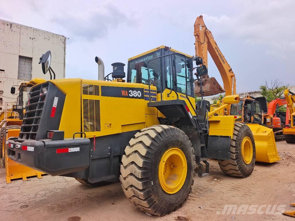 Komatsu WA 380 Pás carregadoras de rodas