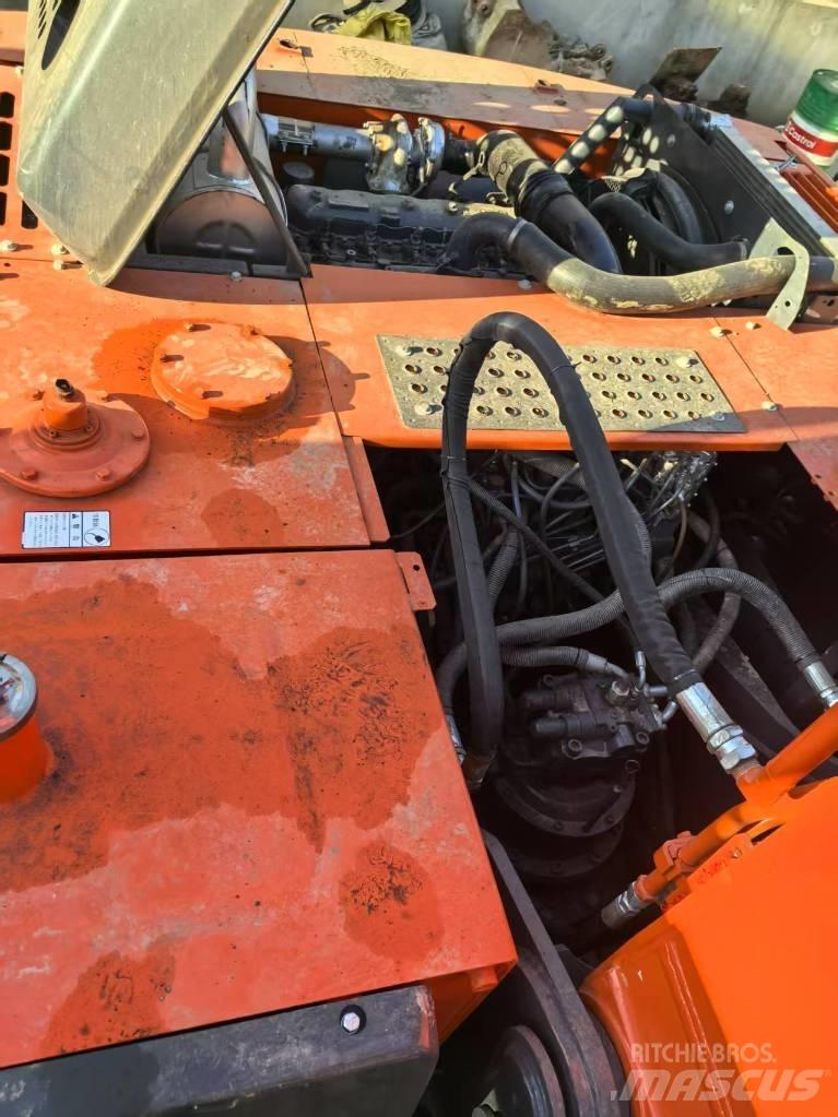 Hitachi ZX 240-3 Escavadoras de rastos