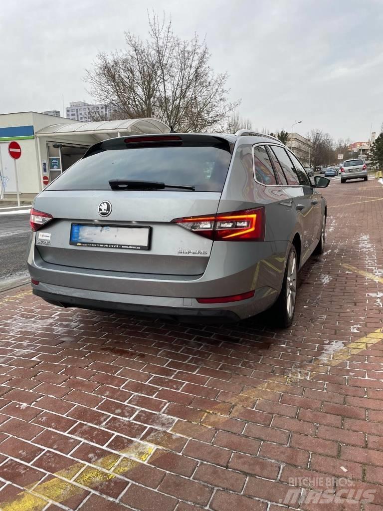 Skoda Superb Carros Ligeiros