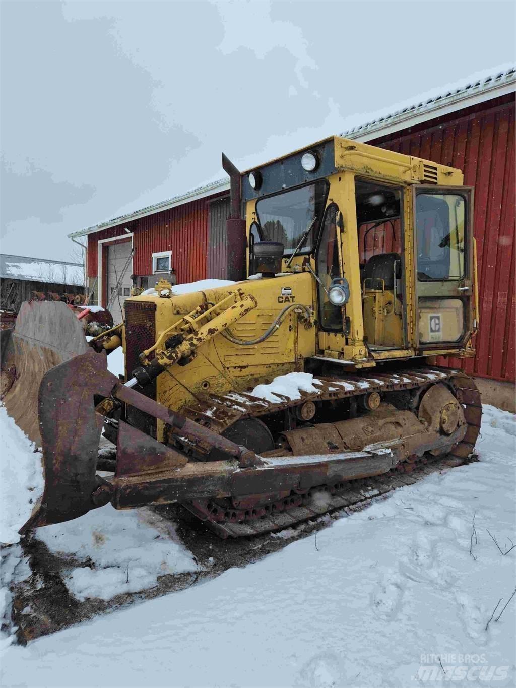 CAT D4E Dozers - Tratores rastos
